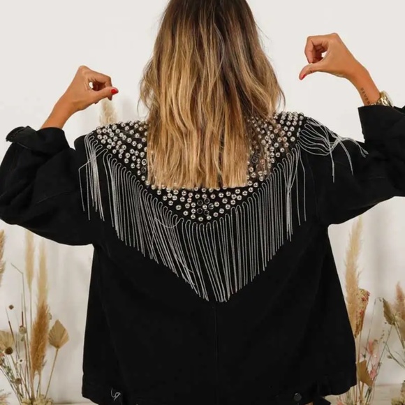 Western Vintage Wash Denim Studded Fringe Jean Jacket - Picture 7 of 16